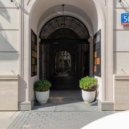 Residence on Wspólna Str. Apartment Warsaw by Renters Varsóvia Exterior foto