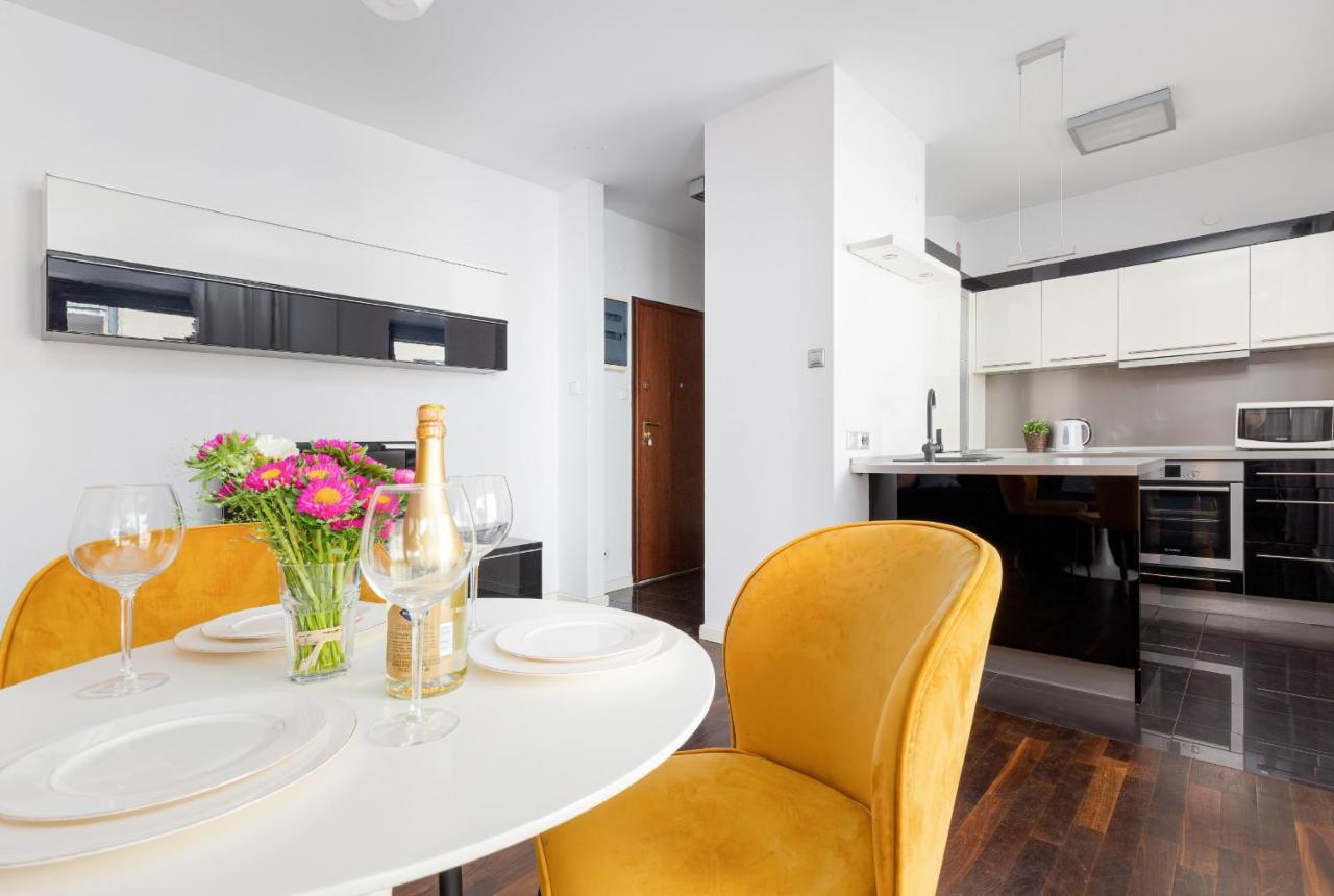 Residence on Wspólna Str. Apartment Warsaw by Renters Varsóvia Exterior foto