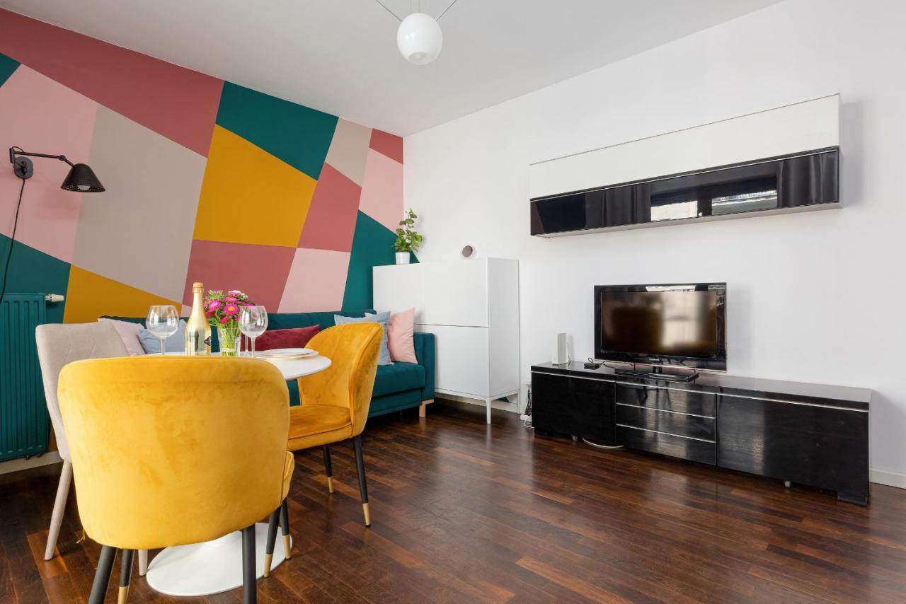 Residence on Wspólna Str. Apartment Warsaw by Renters Varsóvia Exterior foto